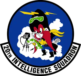 Sam le pirate en mascotte du « :20th Intelligence Squadron (en) ».