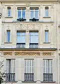No&nbsp;21 : détail de la façade.