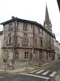 26 rue des Marmouzets : état mi 2018, après retrait de l'enduit du XIXe&nbsp;siècle.
