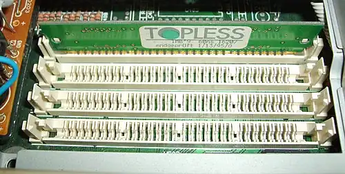 Emplacement mémoire 30&nbsp;broches, sur un Atari STE.