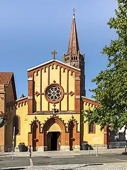 Façade de l'église Saint-Jean-Baptiste.