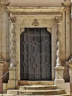 Porte d'escalier Renaissance de l'hôtel d'Assézat, Toulouse, 1555-1556.