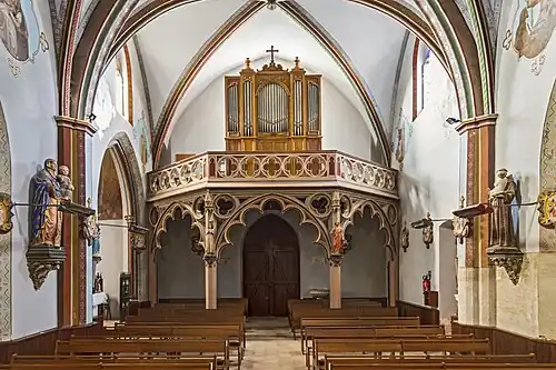 Contre-façade et orgue