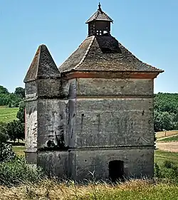 Pigeonnier du XVIIIe&nbsp;siècle à Pouchot