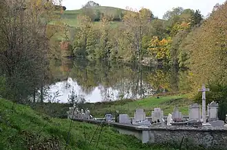 Lac et cimetière de Saint-Sixte