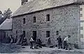 Teilleurs de chanvre à Confort-Meilars au début du XXe siècle.
