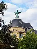 No 40 : dôme à l'angle de la rue et du boulevard Haussmann.