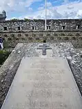 La plaque commémorative du mémorial placé devant la Citadelle de Port-Louis en mémoire des résistants exécutés.