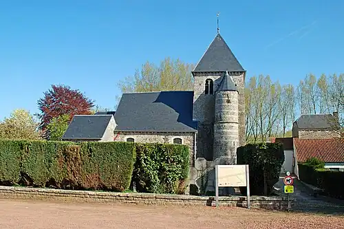 L'église vue depuis le parking.