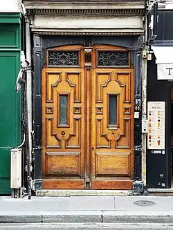No&nbsp;44 : porte.