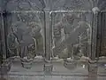 Deux des panneaux du maître-autel sculptés dans la pierre de kersanton.