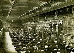 Grande salle de lecture (inaugurée 1891) de la faculté de médecine de Paris.