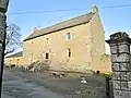 La maison construite sur le site et à l'emplacement de l'ancien château féodal de Quimerc'h.