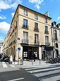 No&nbsp;17 et 56, rue de Turenne.
