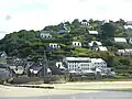 Le bourg de Saint-Michel-en-Grève vu depuis la grève de Saint-Michel.
