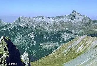 Vue du versant sud du chaînon