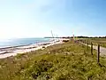 Penmarc'h : la plage et les dunes du Stêr vues en direction de l'ouest ; à droite le sentier de grande randonnée GR 34