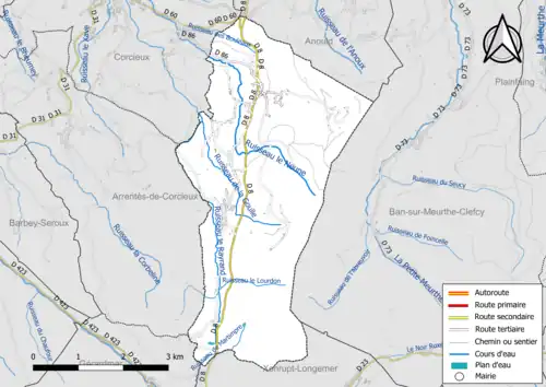 Carte en couleur présentant le réseau hydrographique de la commune