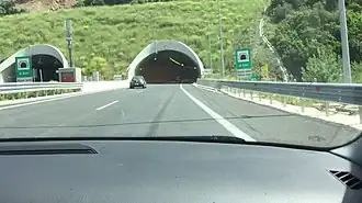 Le tunnel T2&nbsp;(en).