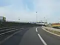 Bifurcation A43-A432, sens sud-nord, et barrière de péage de Saint-Exupéry.