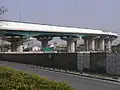 Pont formant une courbe.