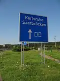 Début de l'autoroute no&nbsp;8 à Perl.