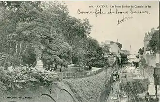 Au XIXe&nbsp;siècle, le chemin de fer occupe l'emplacement des anciens remparts de Philippe Auguste.
