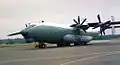 An-22 à l'aéroport d'Helsinki-Vantaa.