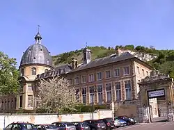 L'hospice Saint-Jacques.