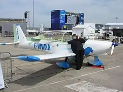 Description de l'image APM 30 Lion - Paris air show 2009.jpg.