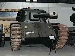 Le canon de 90 mm Schneider SA 45 du char de transition ARL-44 est doté d'un frein de bouche « à tiroir » similaire à celui du canon de campagne de 105 L36.