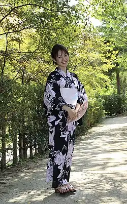 Jeune fille en yukata (2013, Japon)