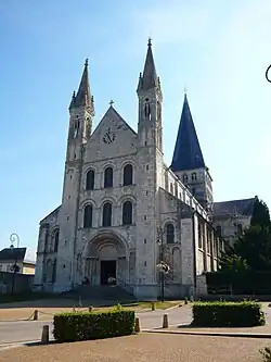 Vue ouest sur le portail.