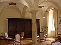 Le grand salon (classé) du palais abbatial et armoire lorraine.
