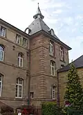 Abbaye Saint-Martin-des-Glandières : la tour principale.