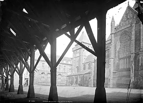 Abbaye bénédictine Notre-Dame d'Évron, halles.