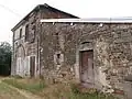 Bâtiment est de la basse-cour.