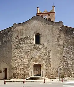 Façade à portail unique, abbaye de Saint-Génis-des-Fontaines.