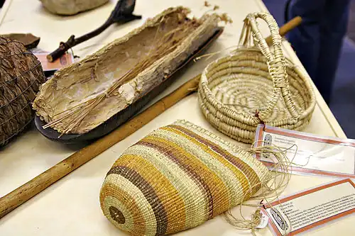 Travaux de vannerie des femmes aborigènes australiennes.