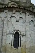 Modillons et chapiteaux extérieurs,