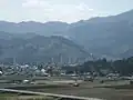 Gujō avec en fond l'autoroute Nagoya-Takayama.