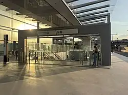 L'accès no&nbsp;2 « Orly 4 - T7 - Cœur d'Orly ».