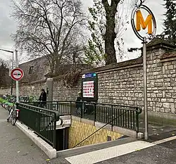 L'accès no&nbsp;2, « École nationale vétérinaire ».