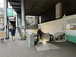 L'accès no&nbsp;1 « Rue du Chevaleret ».