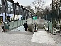 L'accès no&nbsp;3 « Rue François Truffaut ».