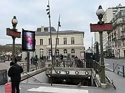 L'accès principal de la station.