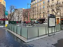 L'accès no&nbsp;4 « Rue du Château des Rentiers ».