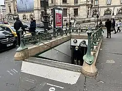 L'accès no&nbsp;3 « Rue Scribe ».