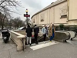 L'accès no&nbsp;1 « Avenue du Président-Wilson ».