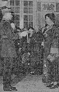 Louise Thuliez distinguée par le général Maxime Weygand, 1935.